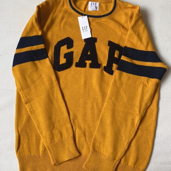 GAP kids T shirt - Picture 2 of 3